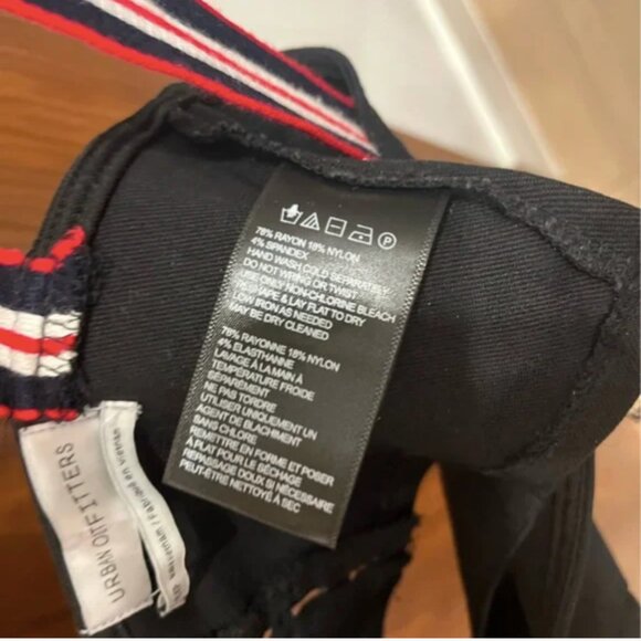 Urban Outfitters Crop top - Picture 5 of 5